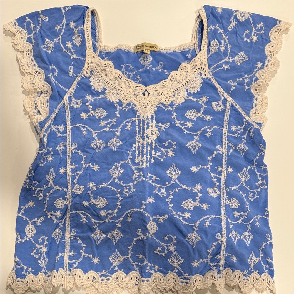 Democracy Blue and Cream Lace Blouse